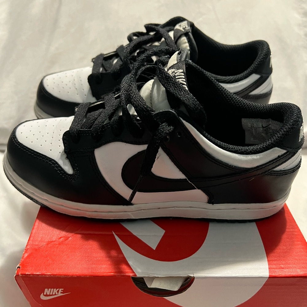 Panda Nike Dunk Size 3Y